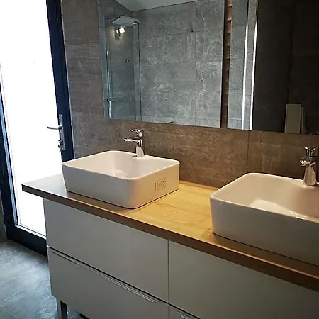 Residentie Grande Maison Au Calme Avec Piscine Proche Saint-Genis-Pouilly